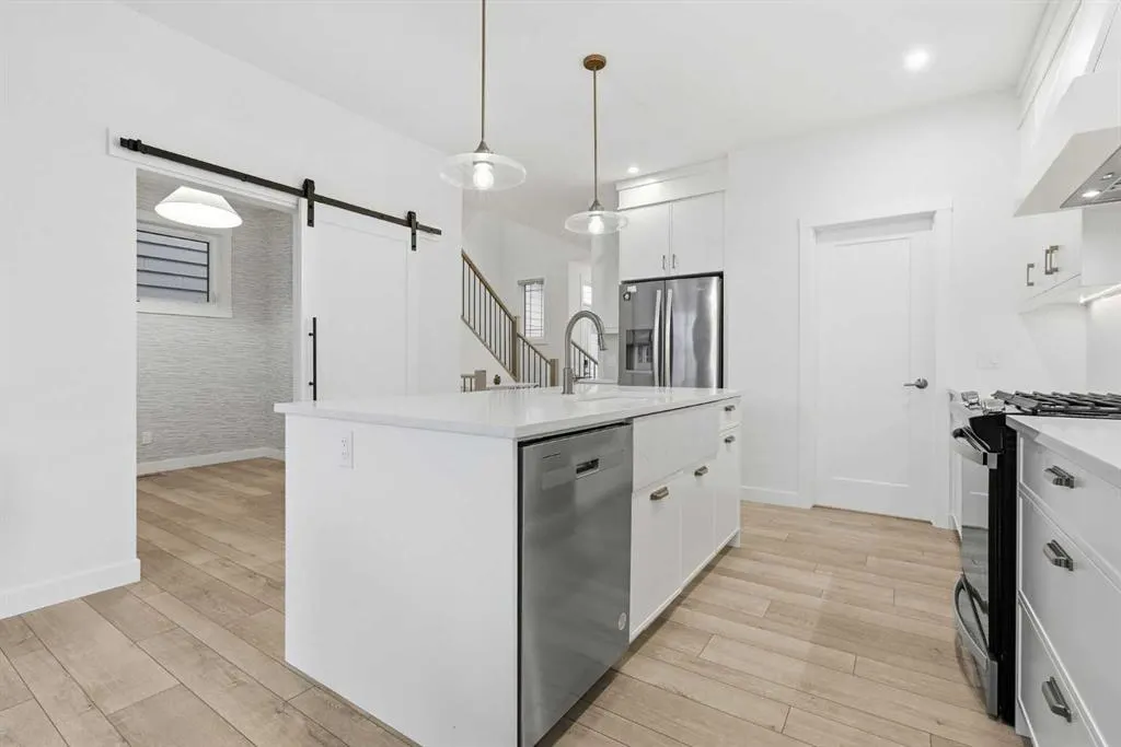110 Rowley Way NW