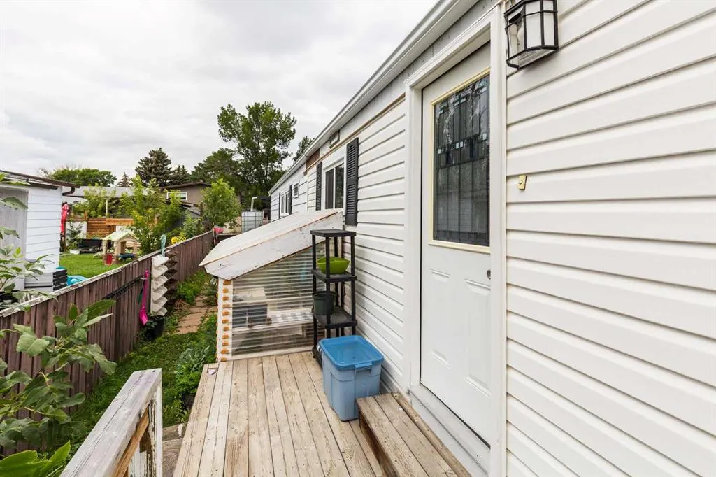 135 Dalhousie Court W