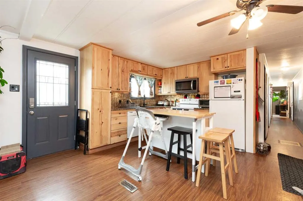 135 Dalhousie Court W