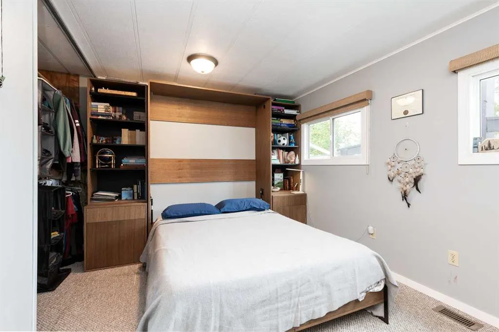135 Dalhousie Court W