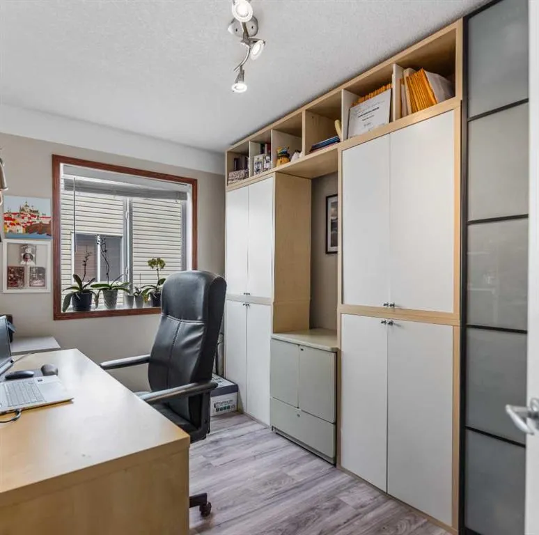 123 Hawkmere View