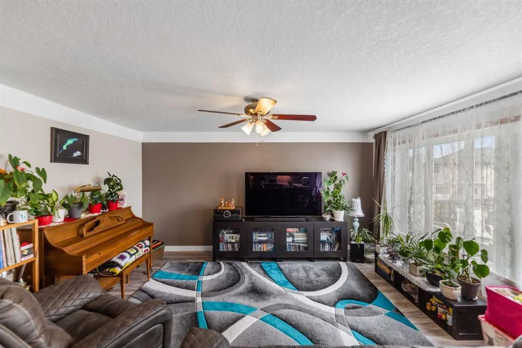 123 Hawkmere View