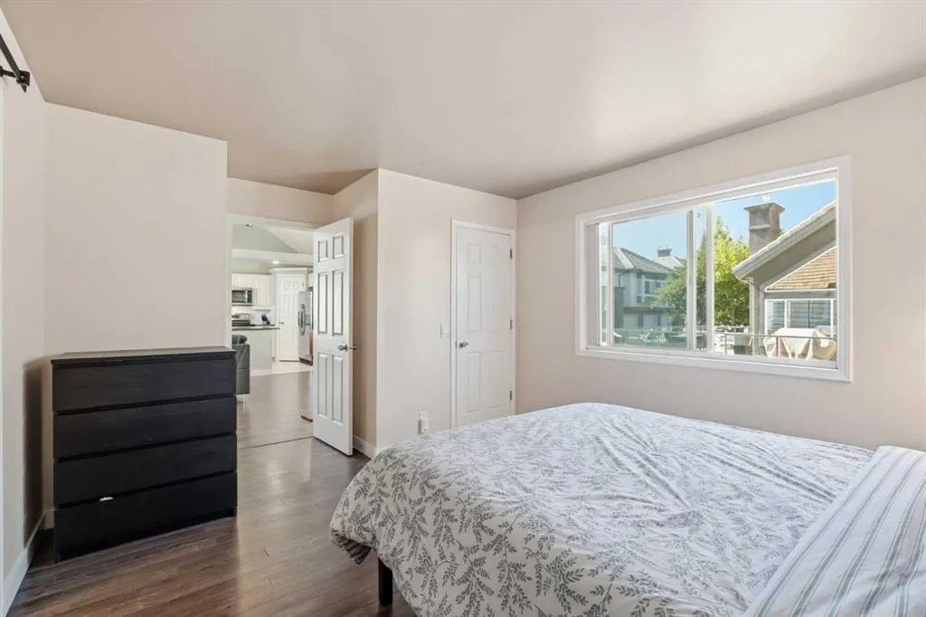 5616 14 Avenue SW #9