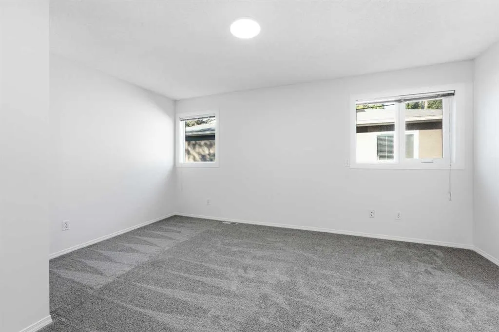 2132 35 Avenue SW #2