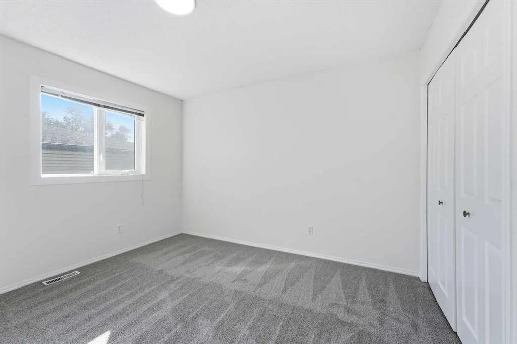 2132 35 Avenue SW #2