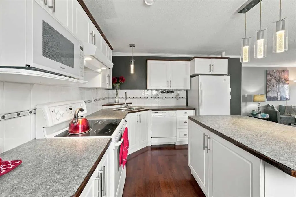 32 Daines Avenue #24E