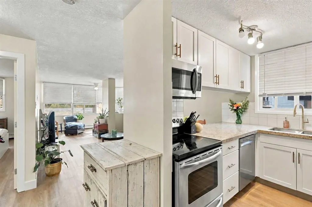 626 15 Avenue SW #301