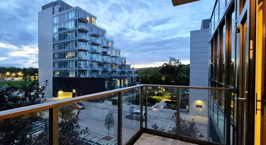 51 Waterfront Mews SW #301