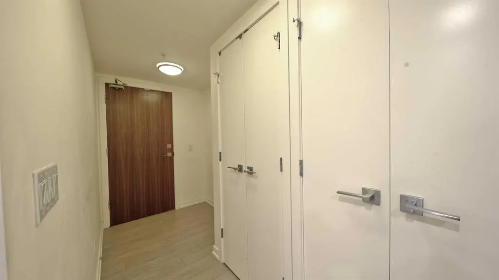 51 Waterfront Mews SW #301