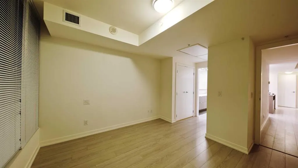 51 Waterfront Mews SW #301