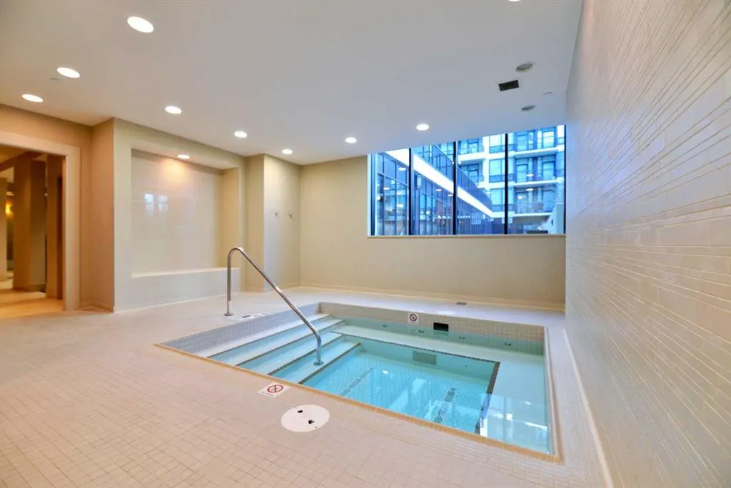 51 Waterfront Mews SW #301