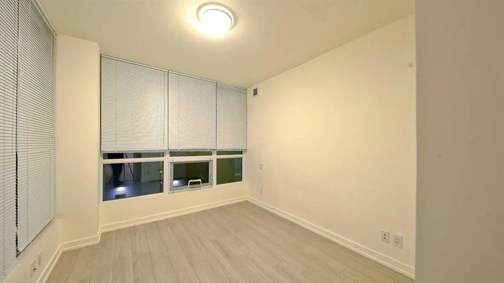 51 Waterfront Mews SW #301
