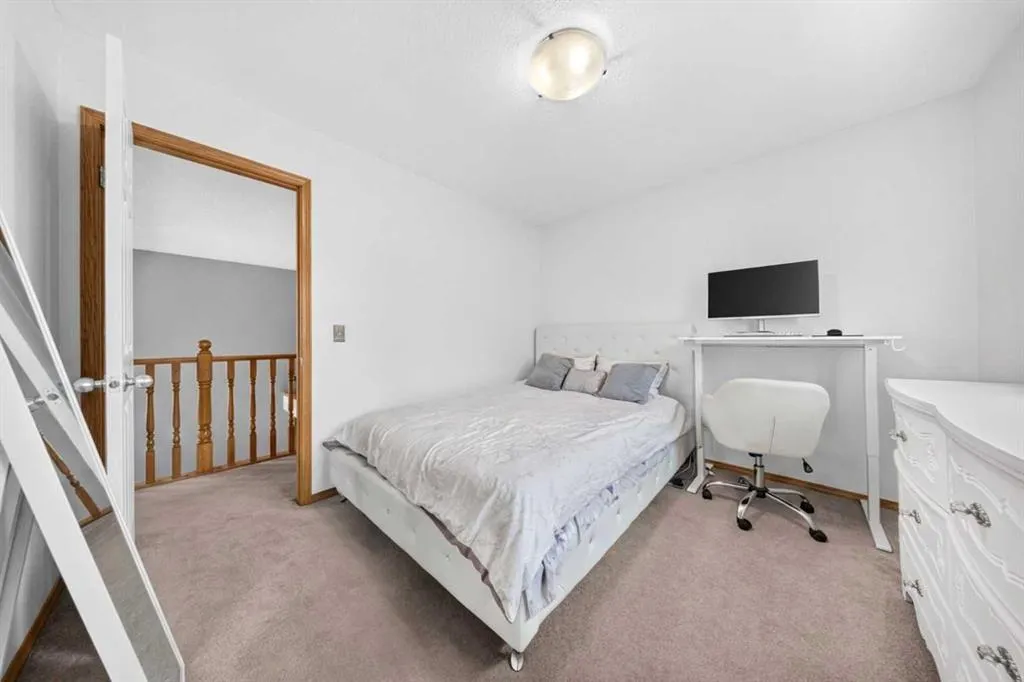 154 Saddleland Close NE