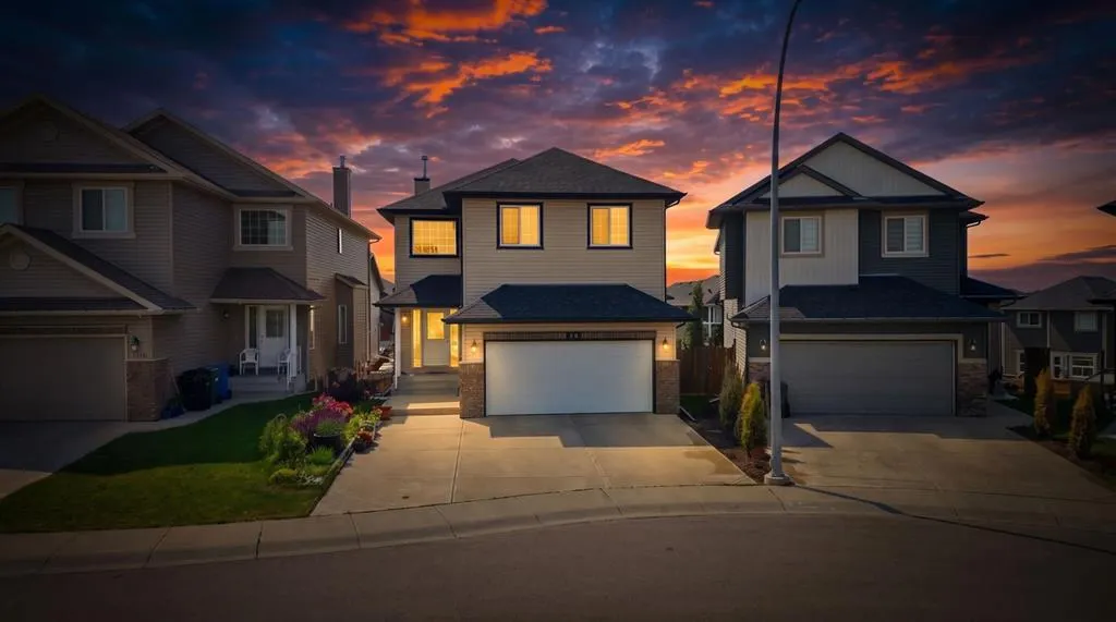 154 Saddleland Close NE