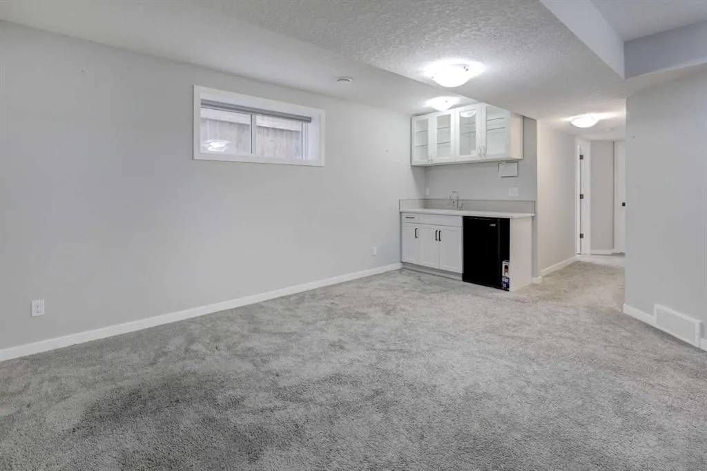 112 Emberside Place