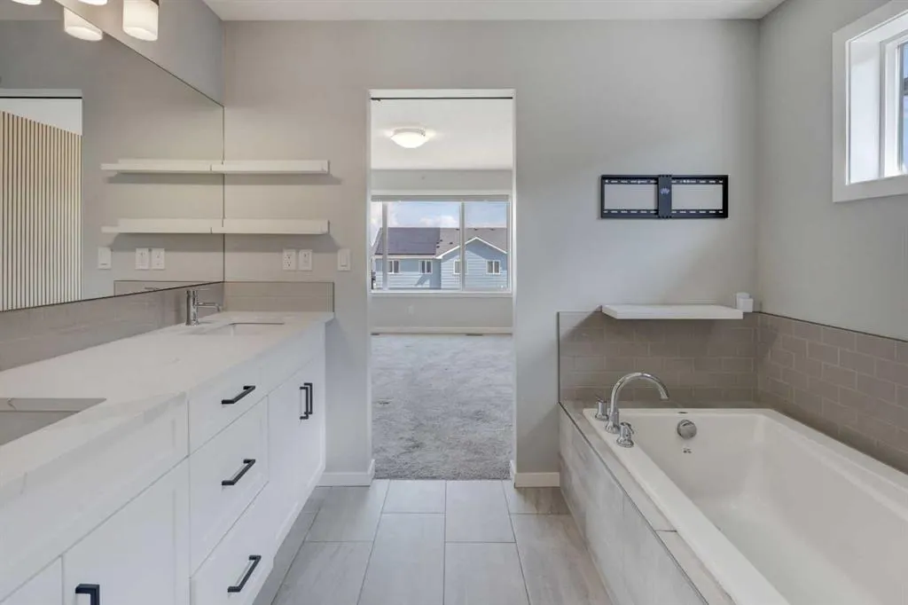 112 Emberside Place