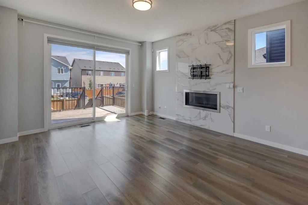 112 Emberside Place