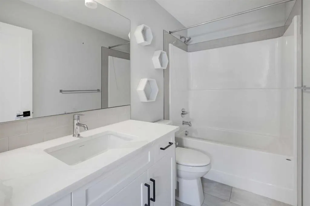 112 Emberside Place
