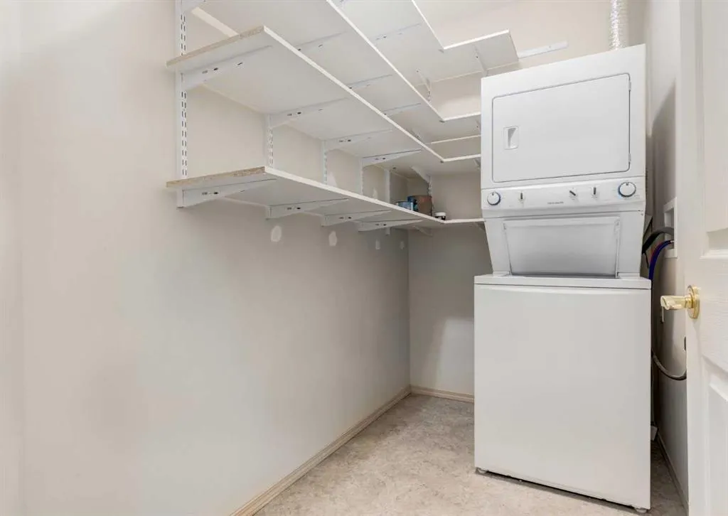 305 1 Avenue NW #101