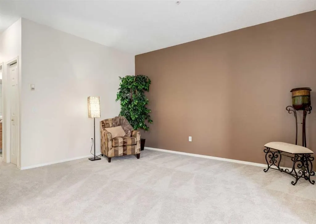 305 1 Avenue NW #101