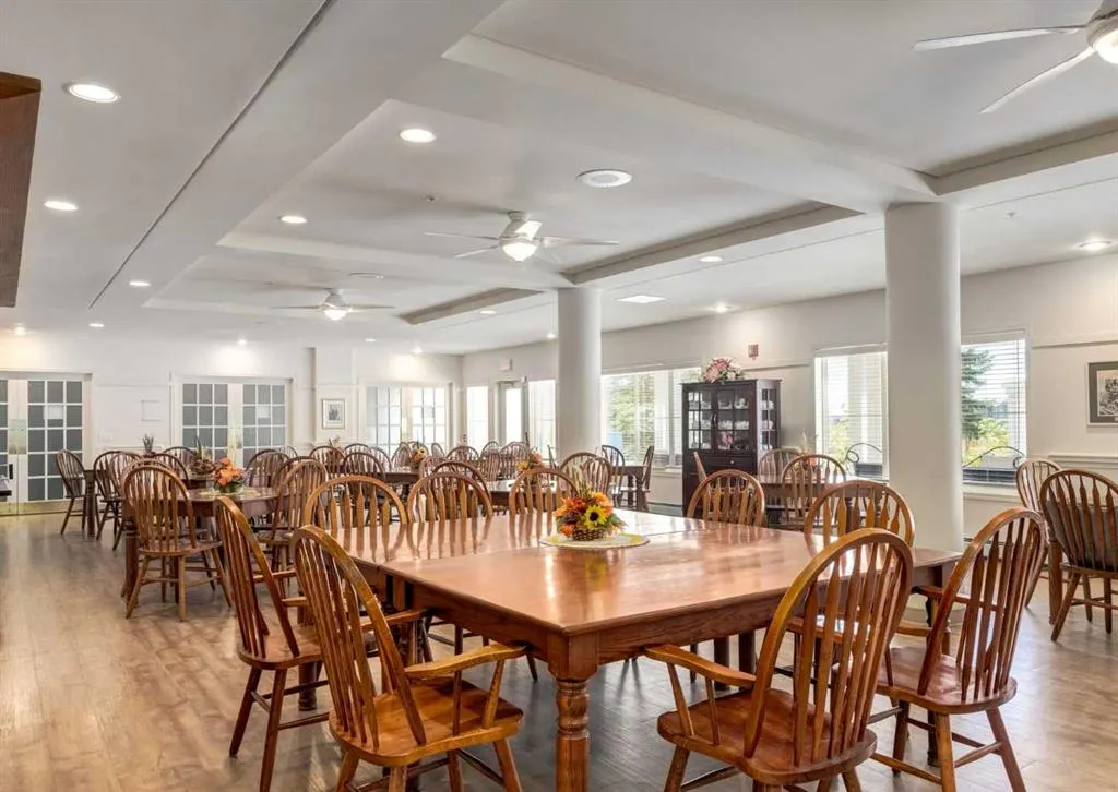 305 1 Avenue NW #101