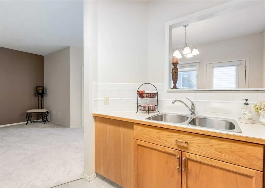 305 1 Avenue NW #101