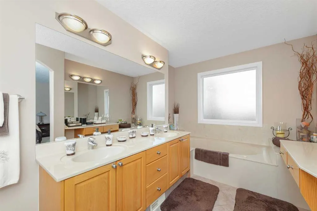 112 Cove Crescent