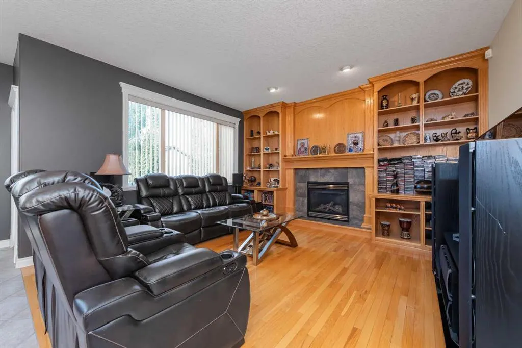 112 Cove Crescent