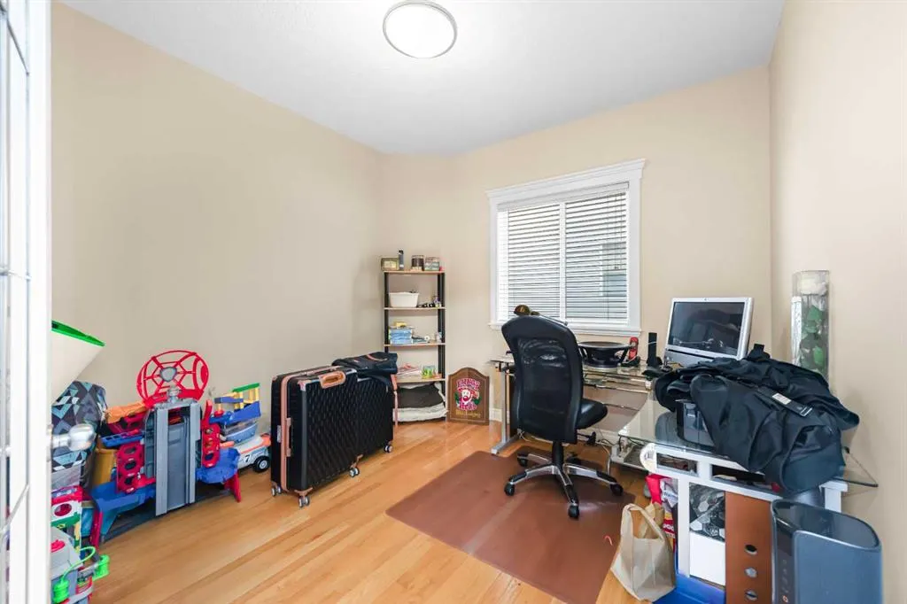 112 Cove Crescent