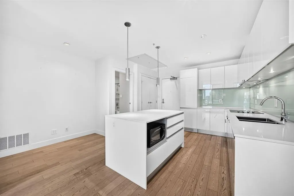 1122 3 Street SE #708