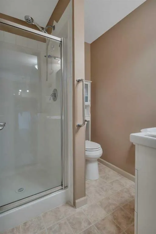 5040 53 Street #412