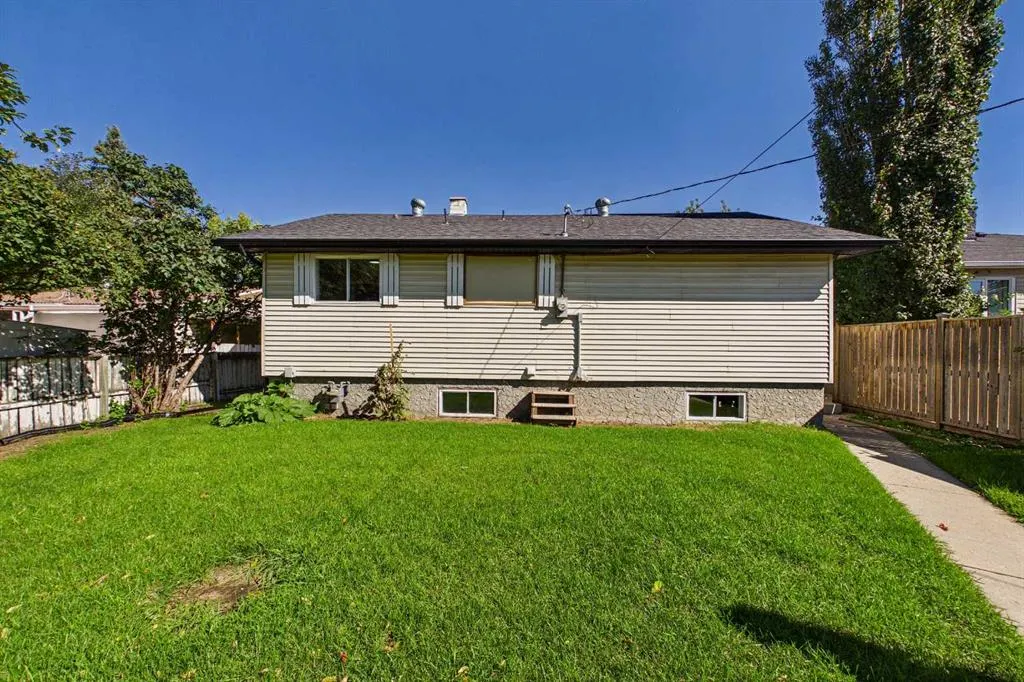 94 Lakeside Boulevard