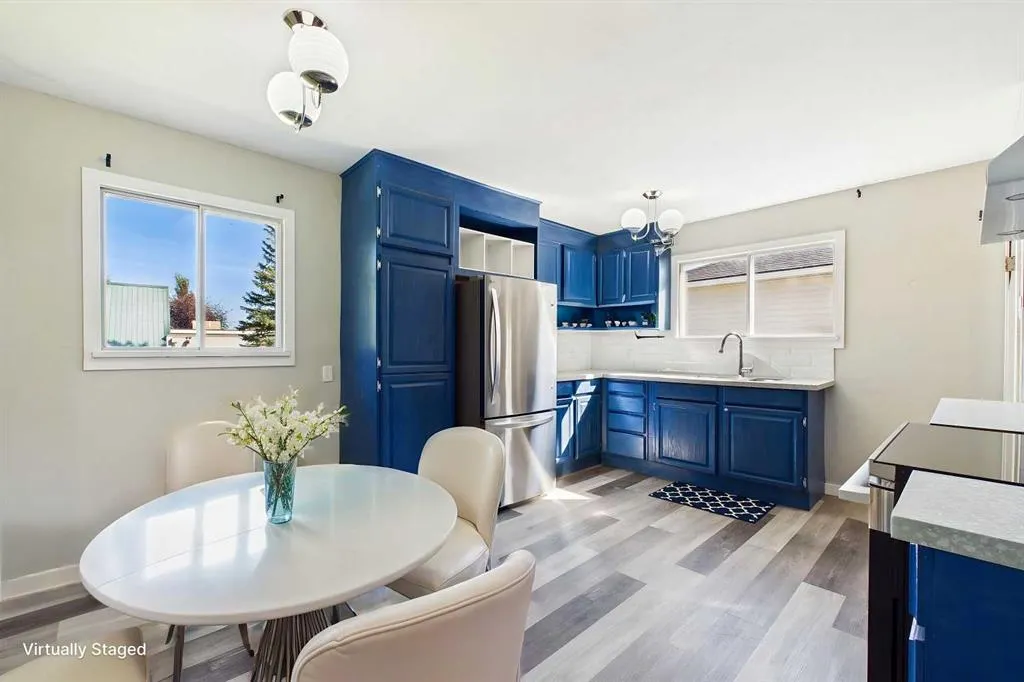 94 Lakeside Boulevard