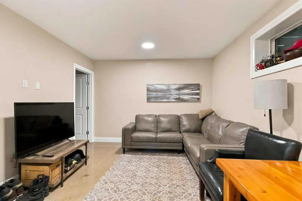 122 Clenell Bay