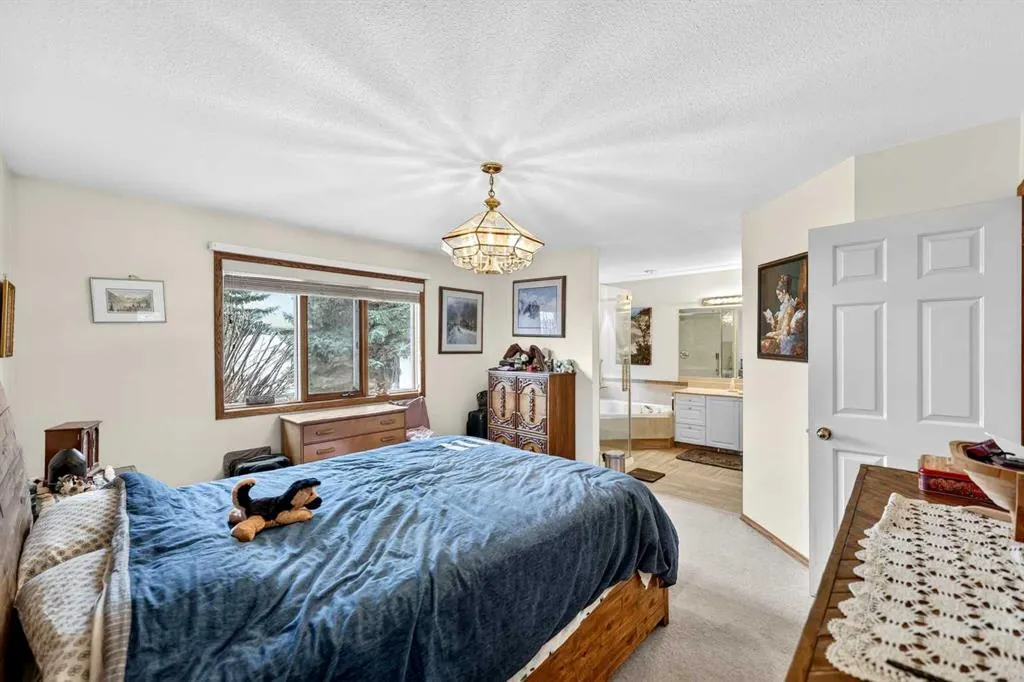 1124 Gleneagles Drive