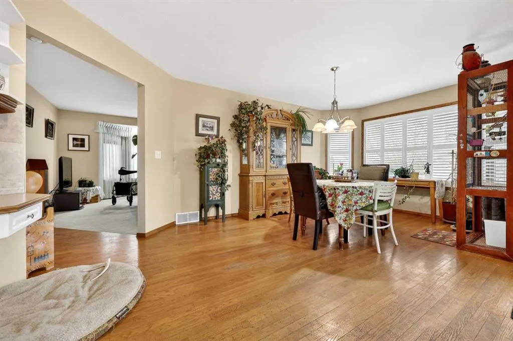 1124 Gleneagles Drive