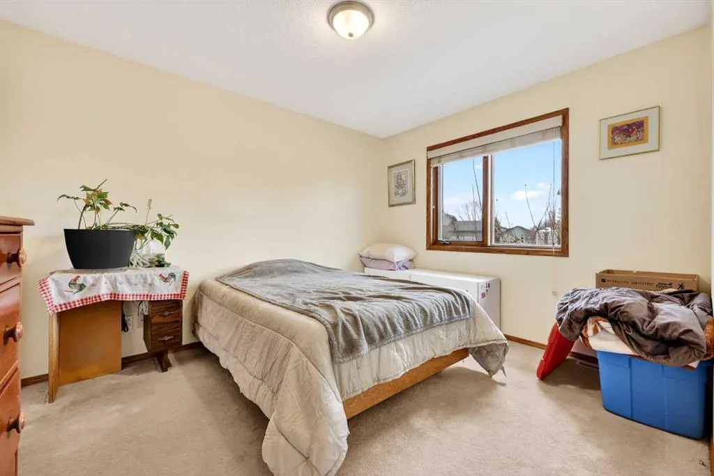 1124 Gleneagles Drive