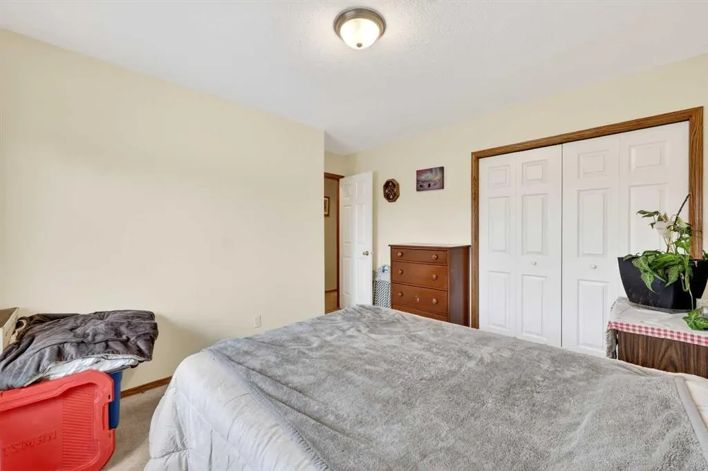 1124 Gleneagles Drive
