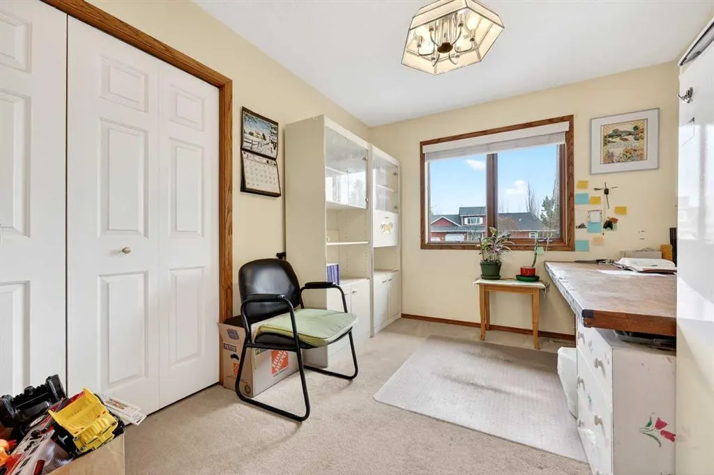 1124 Gleneagles Drive