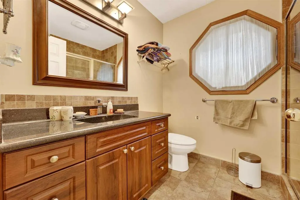 1124 Gleneagles Drive