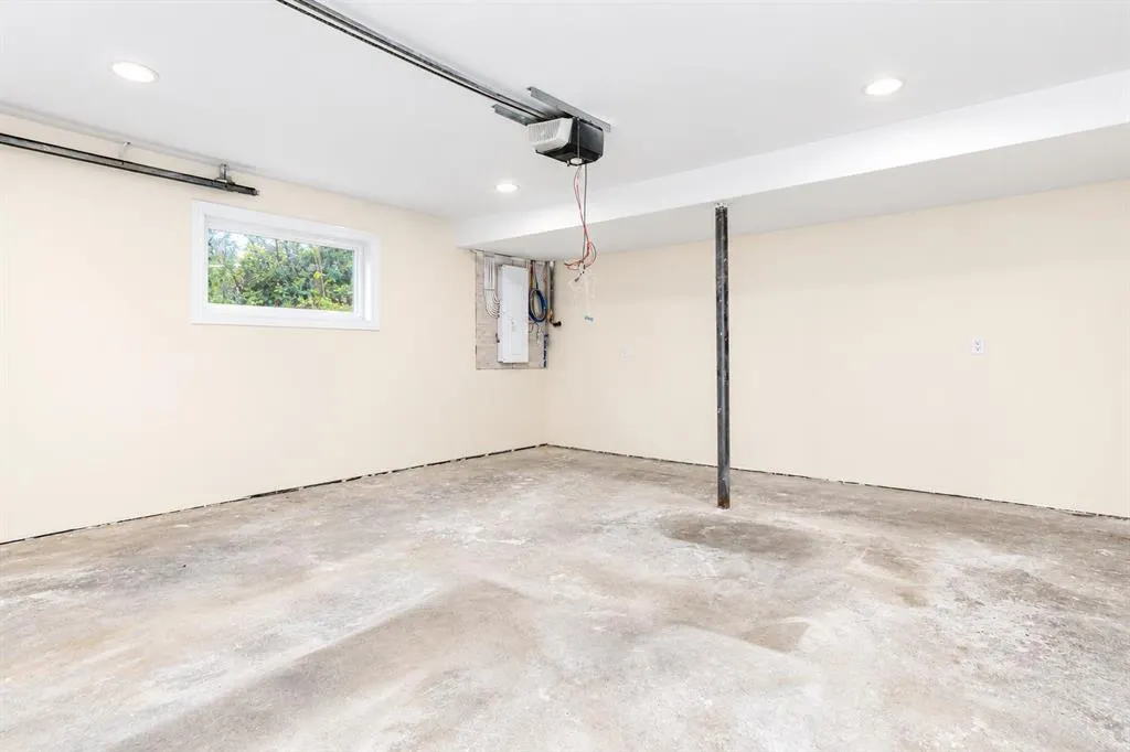 27 Gregson Crescent