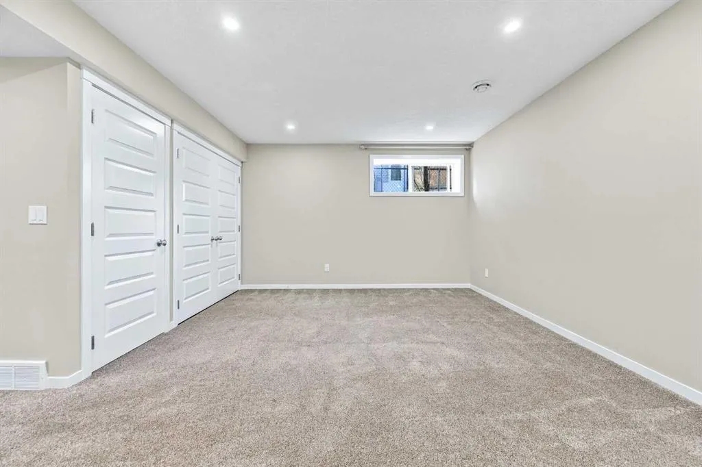 38 Drake Landing Drive
