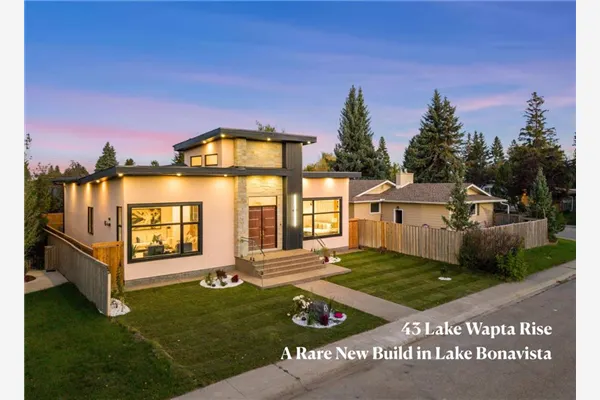 43 Lake Wapta Rise SE