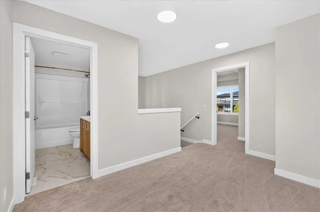 1040 Sailfin Heath