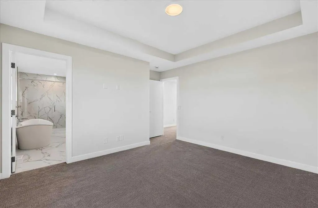 1040 Sailfin Heath