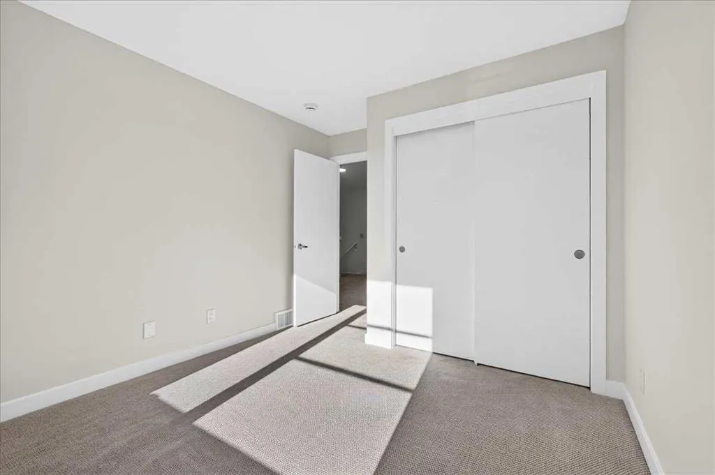 1040 Sailfin Heath