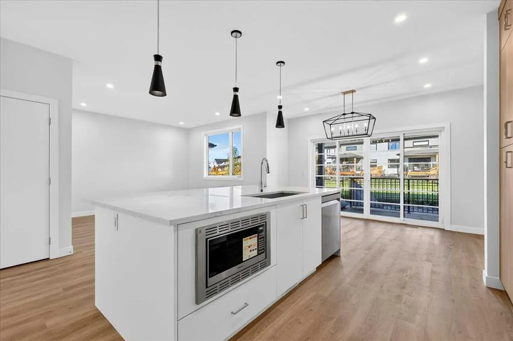 1040 Sailfin Heath