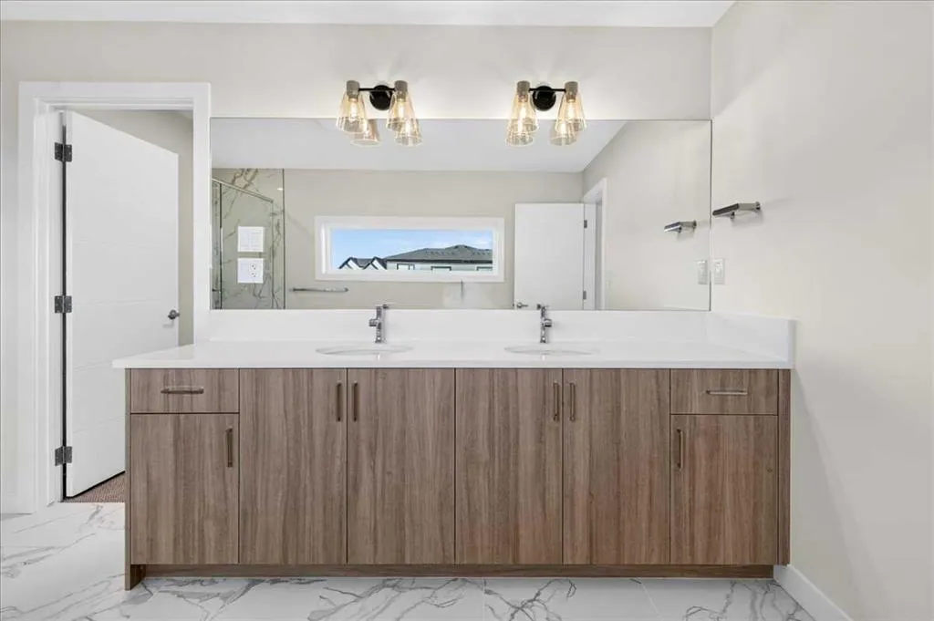 1040 Sailfin Heath