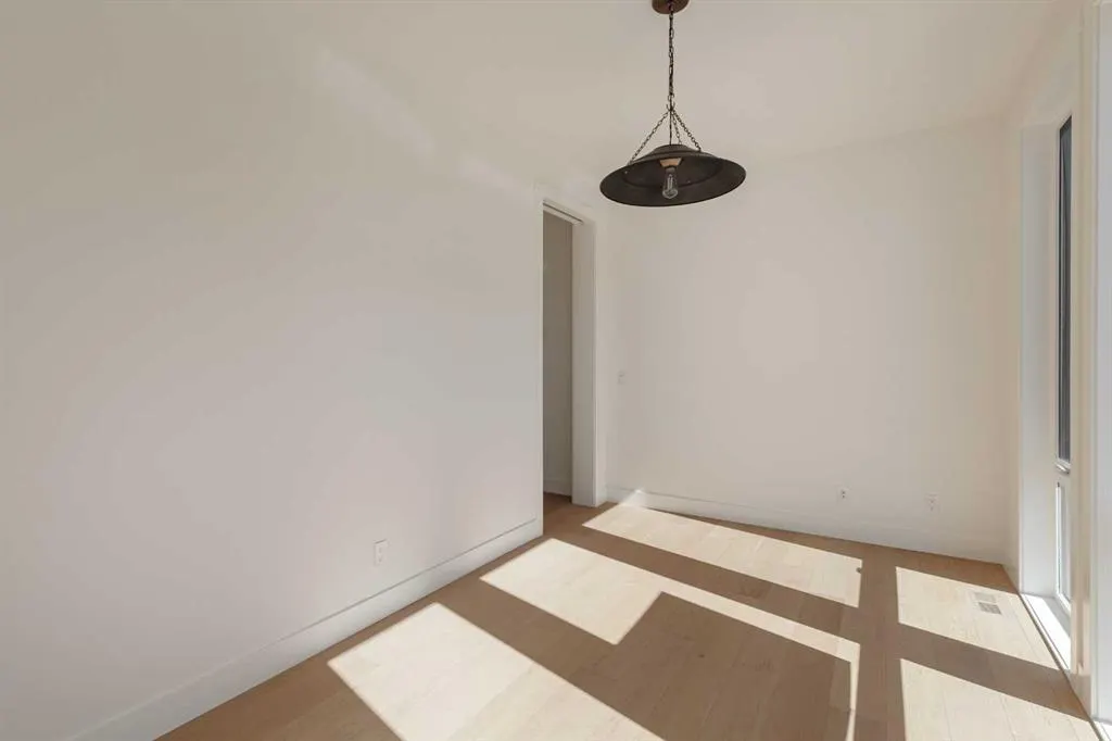 119 Greenwich Heath NW