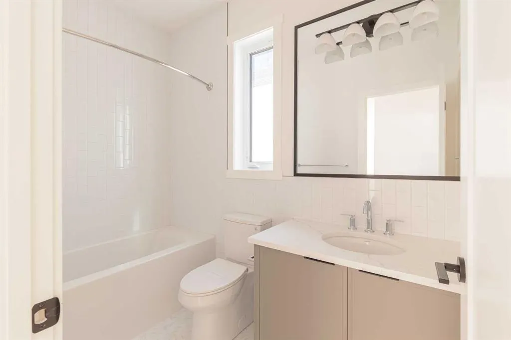119 Greenwich Heath NW